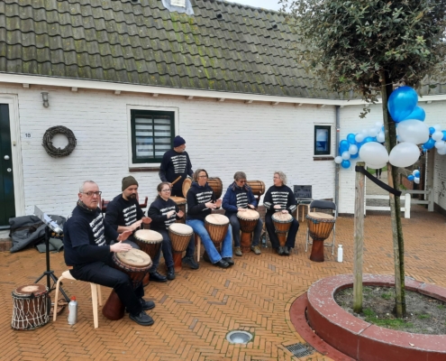 Opgetrommeld afdeling Woerden-Linschoten speelt West-Afrikaanse ritmes in Katwijk